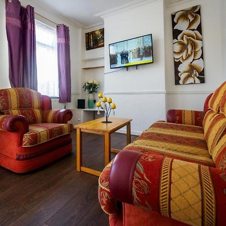 12 Cornwallis Lodge Family Room 2 Stoke-on-Trent Buitenkant foto